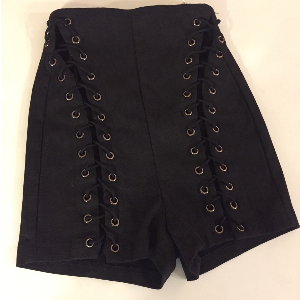 BLACK LACE UP SHORTS - Picture 2 of 5